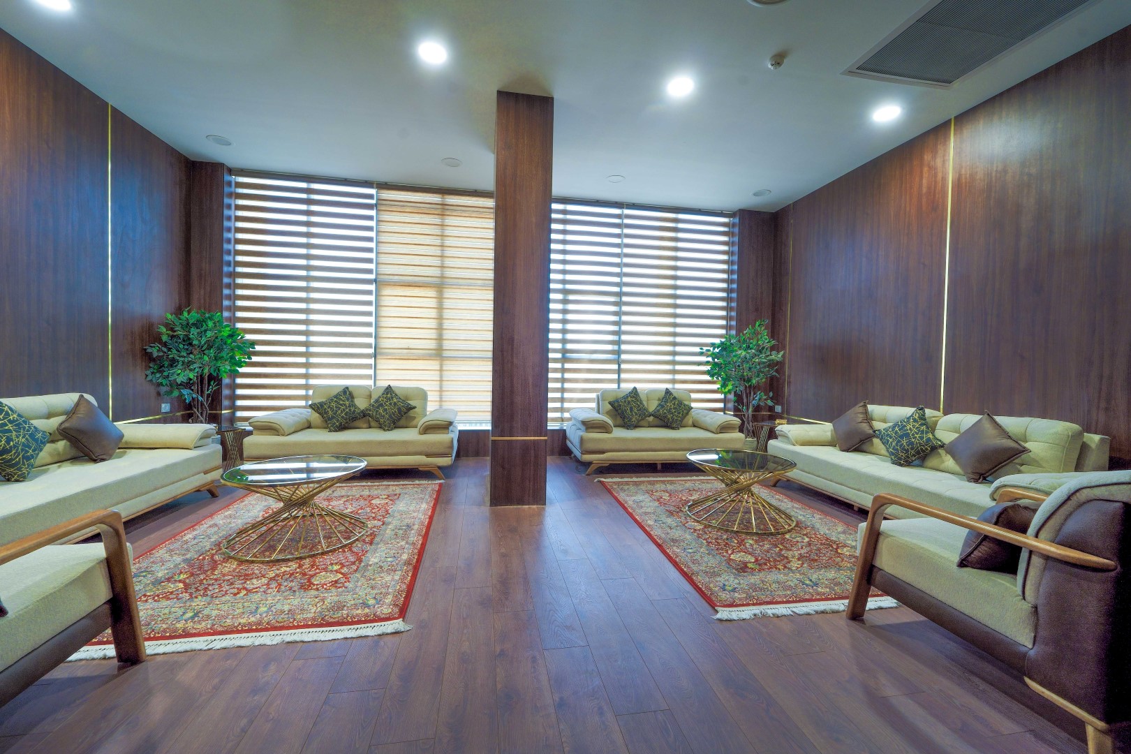 VIP Lounge 1 (Large)